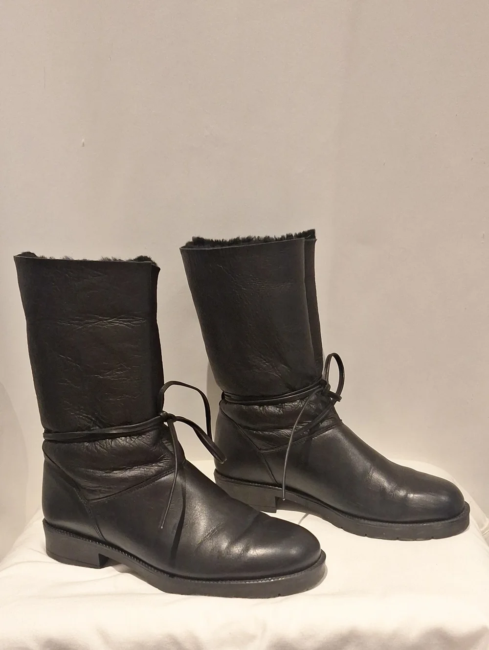 Santana Canada Black Leather Mid-Calf Lace-Up Boots